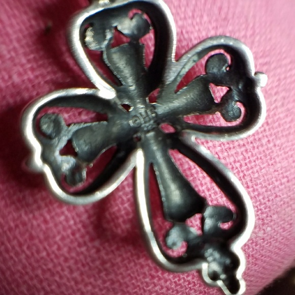Sterling silver cross pendant. - Picture 2 of 2